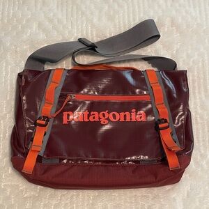 Patagonia Black Hole Messenger Bag Burgundy Rust with Orange Accents